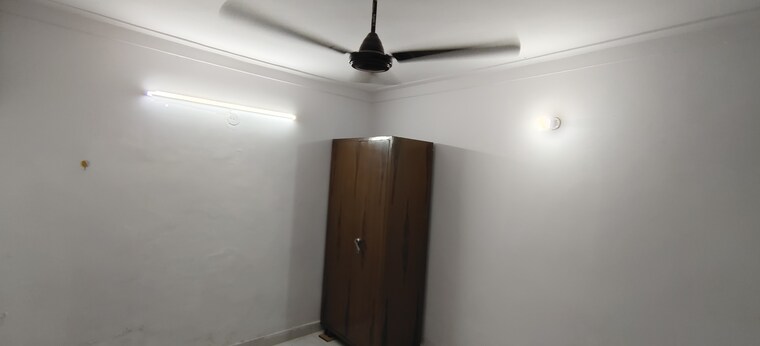 Room, uttam nagar 1 Bedroom 450 Sq.Ft. Builder Floor In Uttam Nagar Delhi 8449210