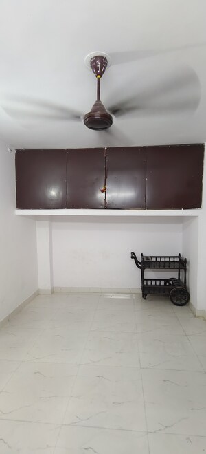 Furnished Amenities in 1 BHK Builder Floor at Uttam Nagar – for Rent