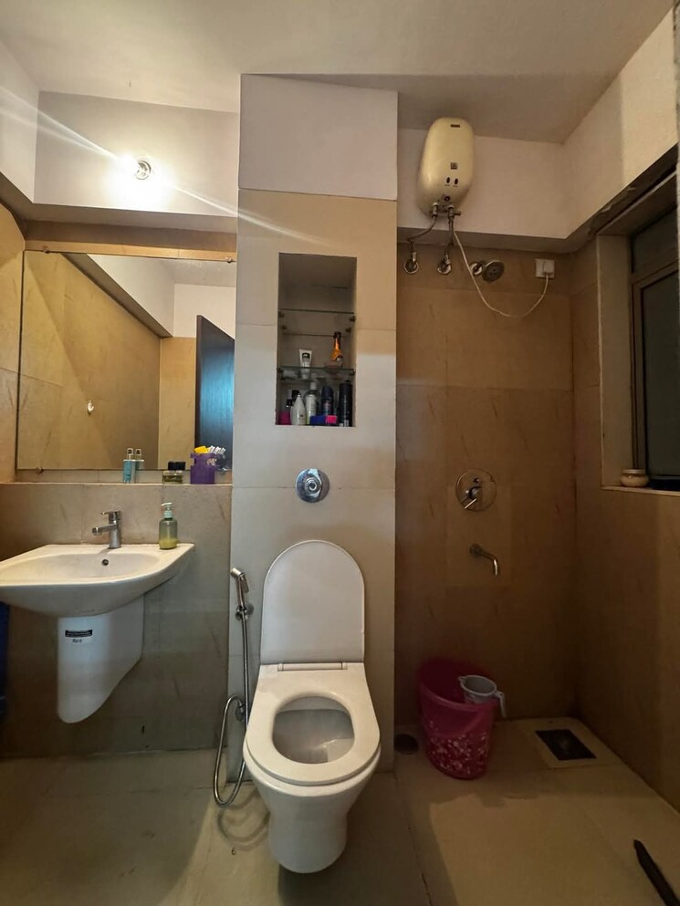 Bathroom, lodha-splendora 3 Bedroom 953 Sq.Ft. Apartment In Ghodbunder Road Thane 8449229
