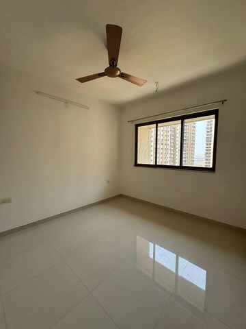 Room in 2 BHK Apartment at Lodha Splendora, Ghodbunder Road – for Rent