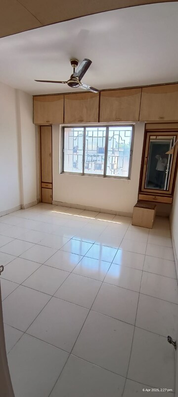 Room in 3 BHK Apartment at Ganesh Market, Bibwewadi – for Rent