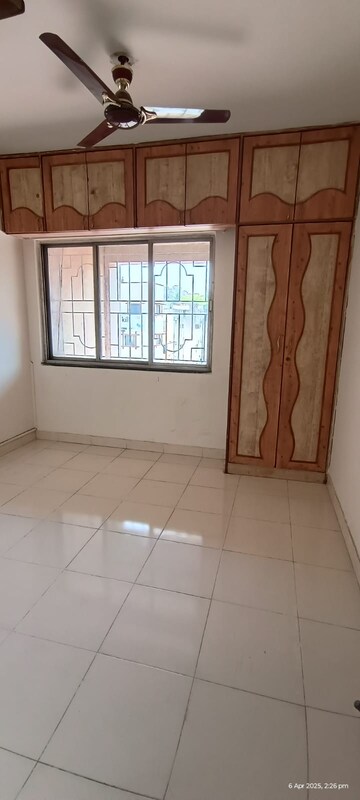 Bedroom in 3 BHK Apartment at Ganesh Market, Bibwewadi – for Rent
