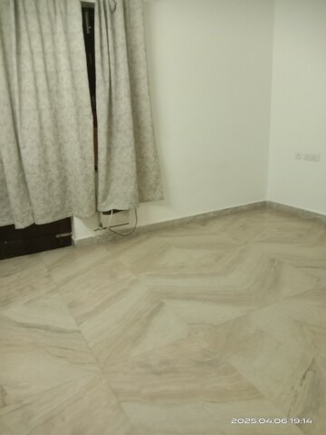 Bedroom in 1.5 BHK Builder Floor at Satyam Plaza, Sector 15 – for Rent