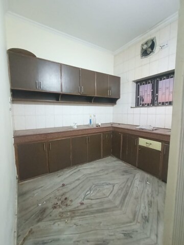 Kitchen in 1 BHK Builder Floor at Satyam Plaza, Sector 15 – for Rent