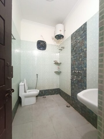 Bathroom in 1 BHK Builder Floor at Satyam Plaza, Sector 15 – for Rent