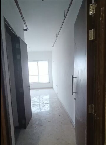 Building Lobby in 3.5 BHK Apartment at Kalpataru Radiance, Goregaon West – for Rent