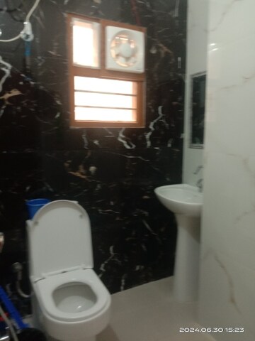Parking in 2 BHK Builder Floor at Milestone 32nd Avenue, Sector 15 – for Rent