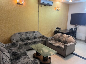 Living Room in 2 BHK Builder Floor at Guru Nanak Enclave, Dhakoli Village – for Rent