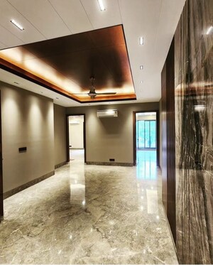 Furnished Amenities in 4 BHK Builder Floor at Pitampura – for Sale