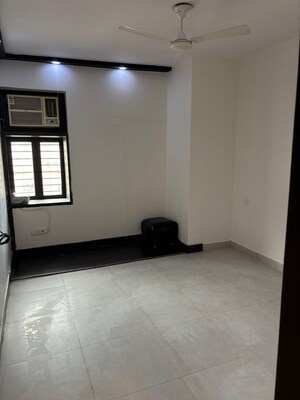 Room in 3 BHK Builder Floor at Pitampura – for Sale