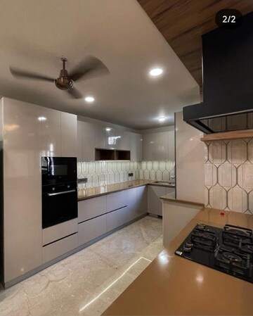Living Room in 6+ BHK Independent House at Shalimar Bagh – for Sale