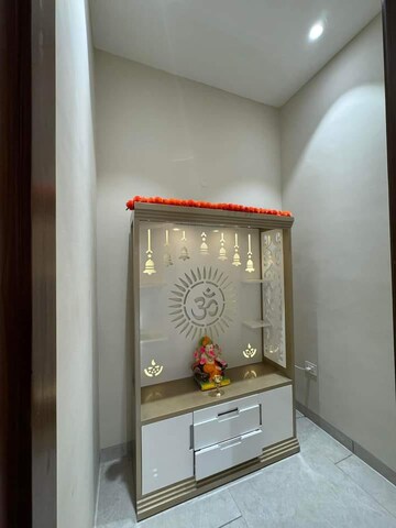 Furnished Amenities in 4 BHK Builder Floor at Ashok Vihar – for Sale