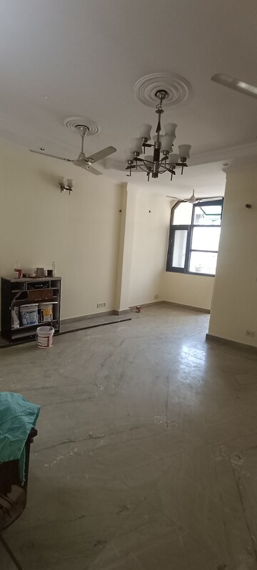 Room in 2.5 BHK Builder Floor at Kalkaji – for Rent