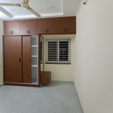Room in 2 BHK Apartment at Kondapur – for Rent