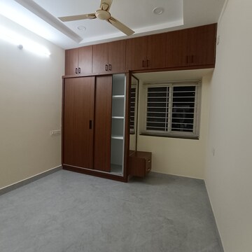 Room in 2 BHK Apartment at Kondapur – for Rent