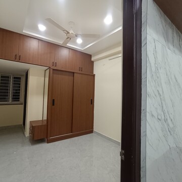 Room in 2 BHK Apartment at Kondapur – for Rent