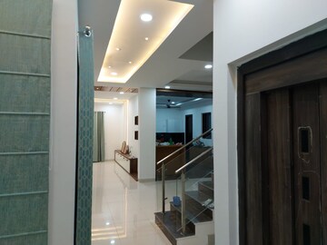 Staircase in 4 BHK Apartment at Mantri Group Mantri Euphoria, Narsingi – for Rent