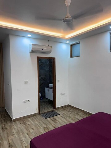 Room in 3 BHK Builder Floor at Chittaranjan Park – for Rent