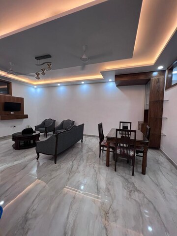 Gym in 3 BHK Builder Floor at Chittaranjan Park – for Rent