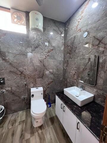 Master Bedroom in 3 BHK Builder Floor at Chittaranjan Park – for Rent