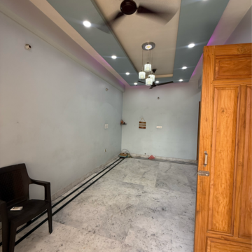 Bathroom in 1.5 BHK Builder Floor at Sector 63 – for Rent
