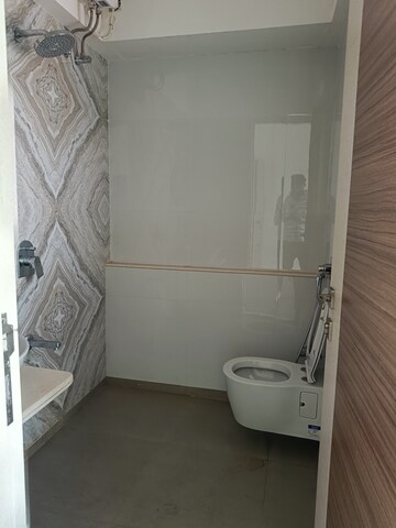  2 BHK Apartment at Chandak Cornerstone, Worli – for Rent