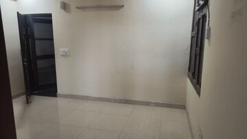 Room in 1 RK Builder Floor at Sector 10a – for Rent