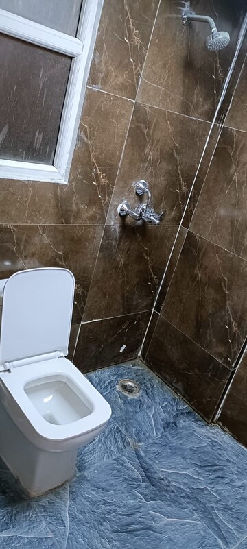 Furnished Amenities in 2 BHK Apartment at Supertech Czar Suites, Omicron I Greater Noida – for Sale