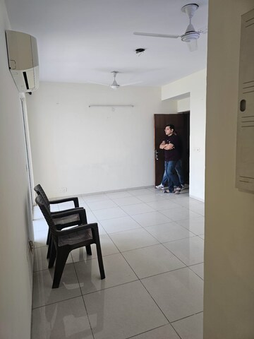 Master Bedroom in 2 BHK Apartment at Indiabulls Centrum Park, Sector 103 – for Rent