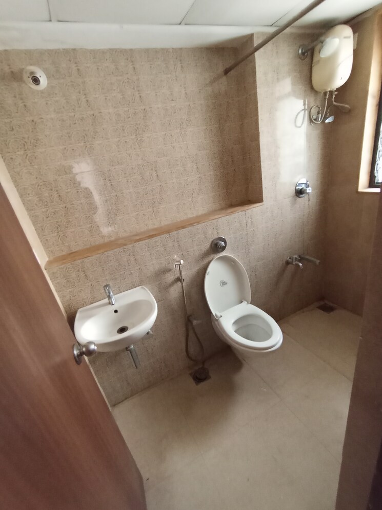 Bathroom, lodha-palava-aquaville-series-estela-d-to-g 2 Bedroom 592 Sq.Ft. Apartment In Dombivli East Thane 8449816