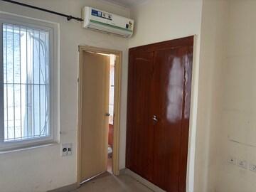Room in 3 BHK Builder Floor at Orchid Island, Sector 51 – for Rent