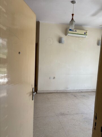 Room in 3 BHK Builder Floor at Orchid Island, Sector 51 – for Rent