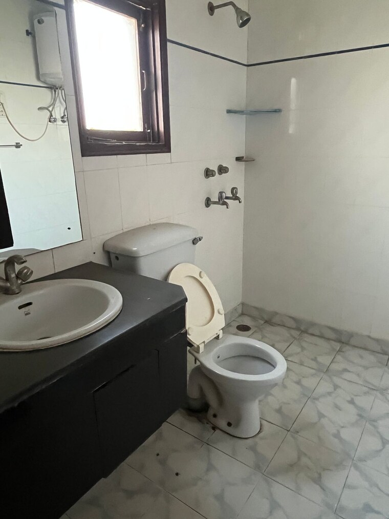 Bathroom, bestech-park-view-spa-next 3 Bedroom 1960 Sq.Ft. Apartment In Sector 67 Gurgaon 8449812