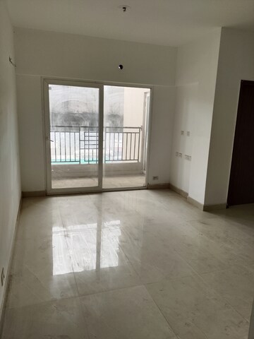 2.5 BHK Apartment For Rent in Mahagun Moderne, Sector 78