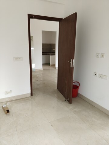 3 BHK Apartment For Rent in Mahagun Moderne, Sector 78
