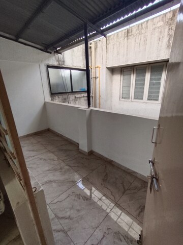 Room in 1 BHK Apartment at Vastrapur – for Rent