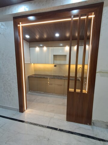 Room in 2 BHK Apartment at Gyan Khand – for Sale