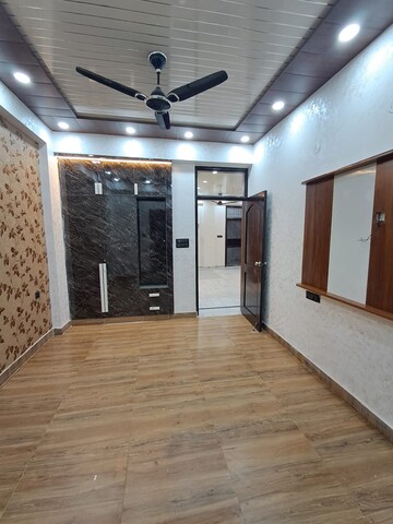 Room in 2 BHK Apartment at Gyan Khand – for Sale