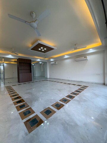 Living Room in 4 BHK Builder Floor at Sector 46 – for Rent