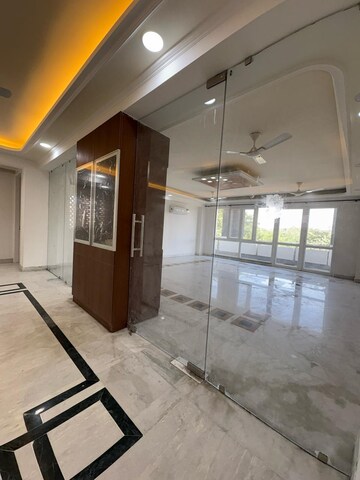 Building Lobby in 4 BHK Builder Floor at Sector 46 – for Rent