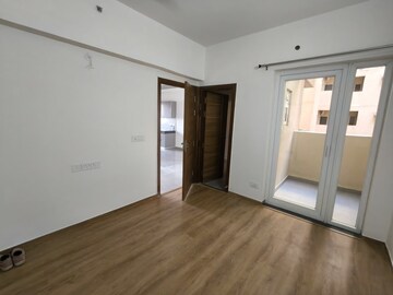 Room in 3 BHK Apartment at Tulip Yellow, Sector 69 – for Rent