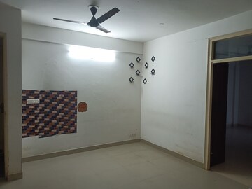 Room in 2 BHK Apartment at Breez Global Heights, Sohna Sector 33 – for Rent