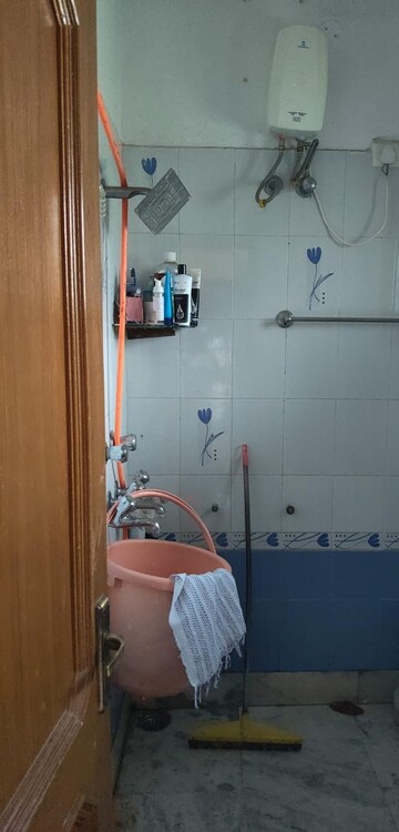 Bathroom in 3 BHK Builder Floor at Sector 21 – for Rent