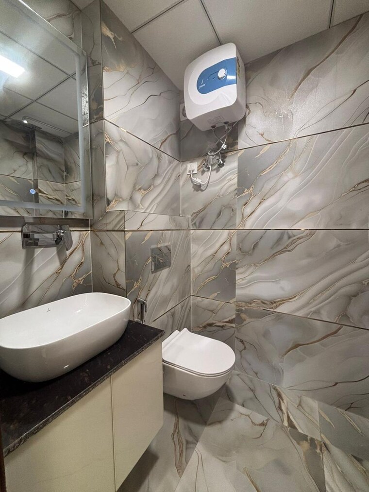 Bathroom, ss-southend-floors 3 Bedroom 180 Sq.Yd. Builder Floor In South City 2 Gurgaon 8450180