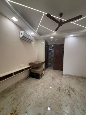 3 BHK Builder Floor For Sale in SS Southend Floors, South City 2
