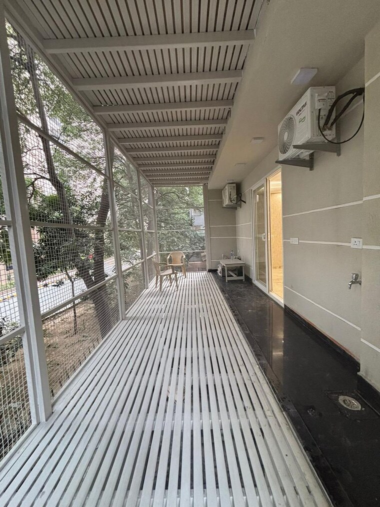 Balcony, ss-southend-floors 3 Bedroom 180 Sq.Yd. Builder Floor In South City 2 Gurgaon 8450180