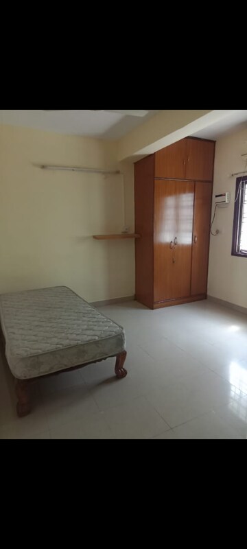 Room in Studio Builder Floor at Begumpet – for Rent