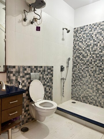 Bathroom in 3 BHK Builder Floor at SS Southend Floors, South City 2 – for Sale