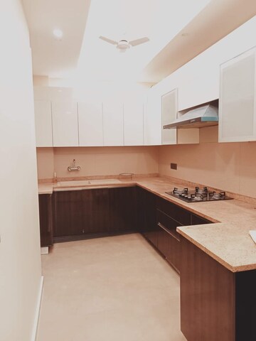 Kitchen in 2 BHK Builder Floor at Sector 43 – for Rent