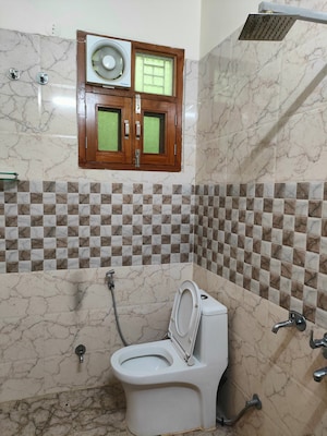 Bathroom in 3 BHK Builder Floor at Vasundhara Sector 10 – for Sale